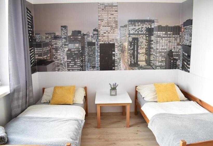 آپارتمان 2 خوابه, Hostel Przed świtem