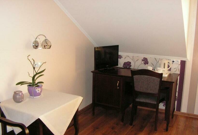 스탠다드 룸, Dworek Jolanta