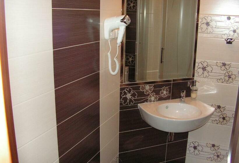 스탠다드 룸, Dworek Jolanta