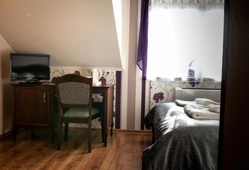 스탠다드 룸, Dworek Jolanta