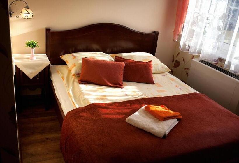 스탠다드 룸, Dworek Jolanta