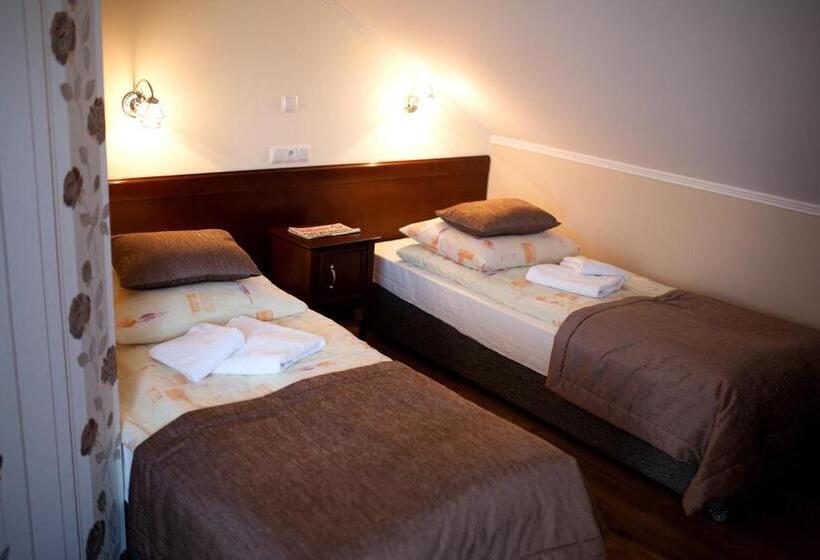 חדר סטנדרט, Dworek Jolanta