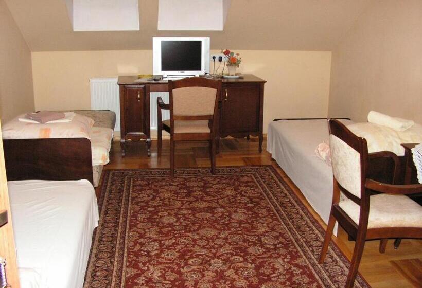 스탠다드 트리플 룸, Dworek Jolanta