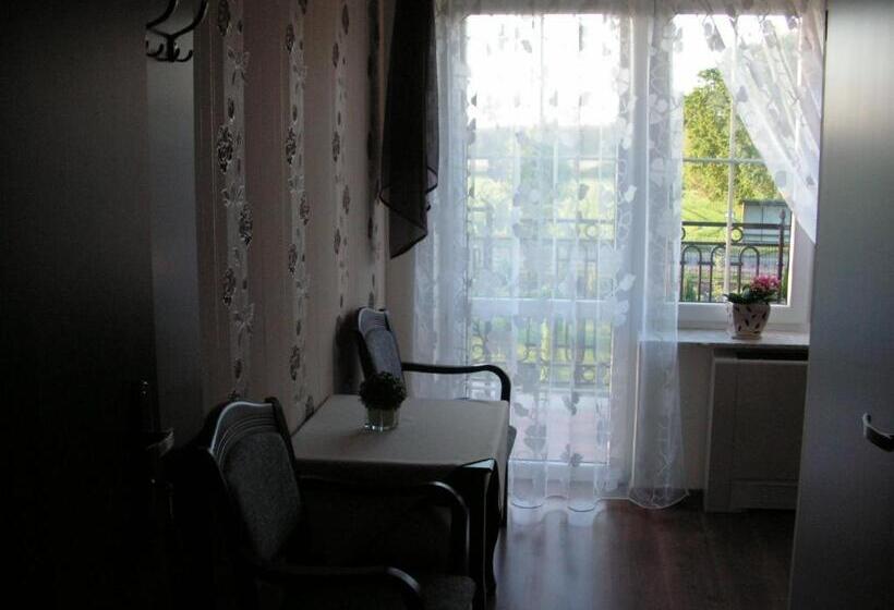 디럭스 룸, Dworek Jolanta