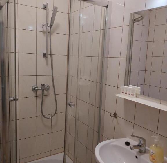 חדר סטנדרט לארבעה, Górsko