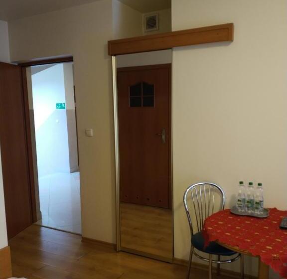 חדר סטנדרט לשלושה עם מרפסת, Górsko