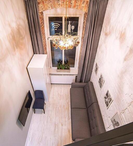 חדר סטנדרט, Moho L