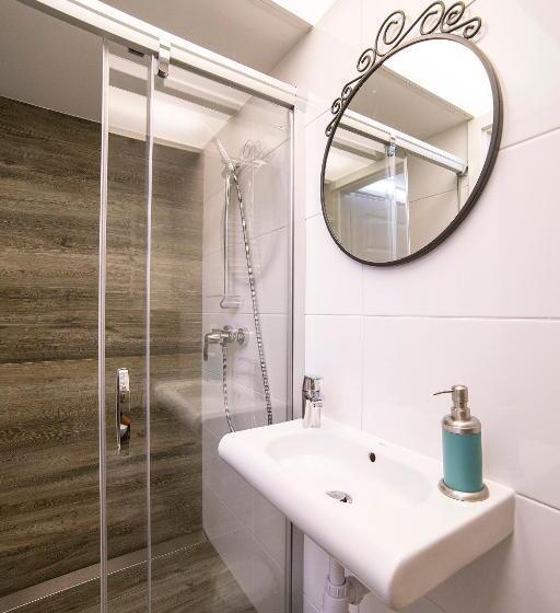 חדר סטנדרט, Moho L