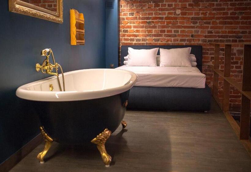 סוויטה משפחתית, Moho L