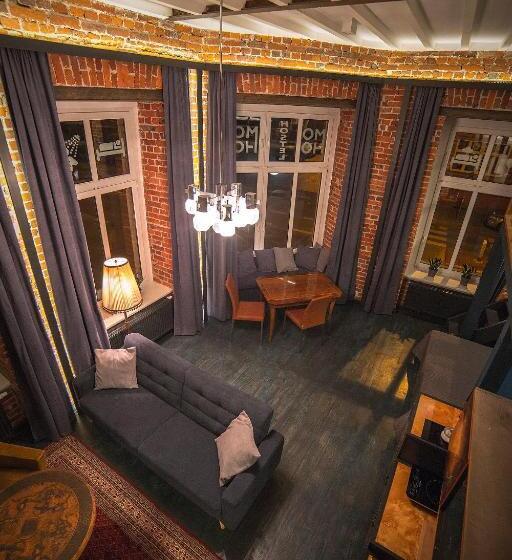 סוויטה משפחתית, Moho L