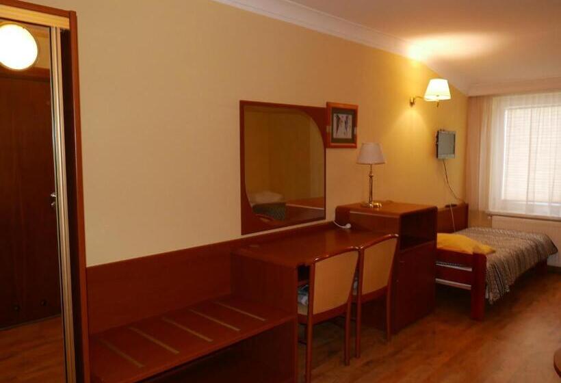 غرفة قياسية ثلاثية, Reda