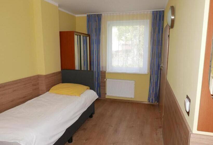 غرفة قياسية رباعية, Reda