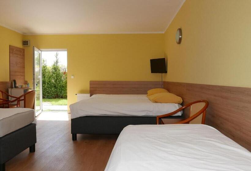 غرفة قياسية رباعية, Reda