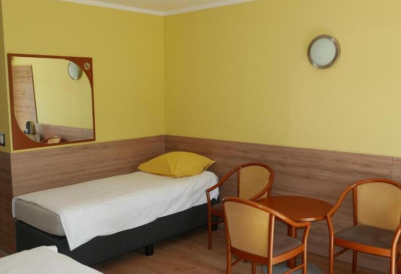 غرفة قياسية رباعية, Reda