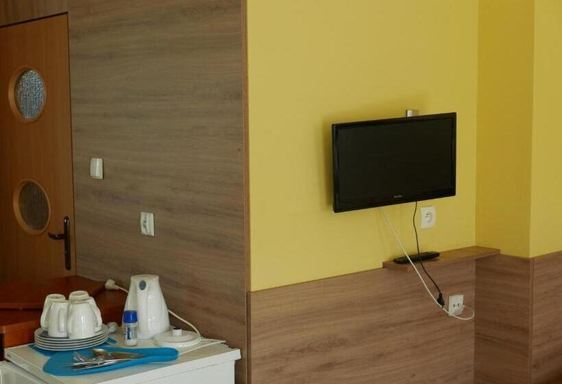 غرفة عائلية, Reda