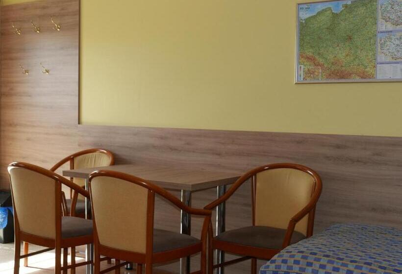 غرفة عائلية, Reda