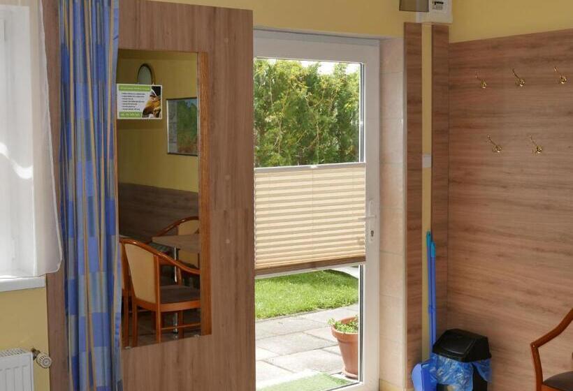 غرفة عائلية, Reda