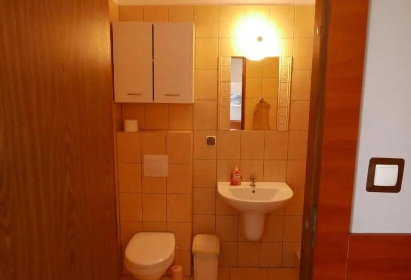 Deluxe-studio, Reda