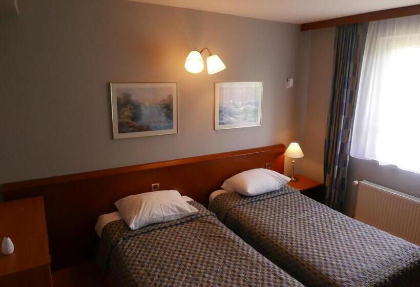 إستوديو ديلوكس, Reda