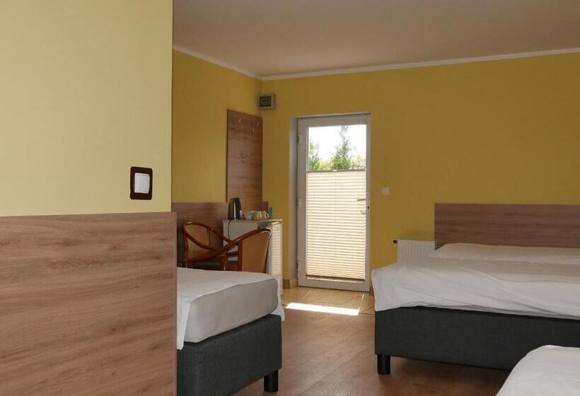 غرفة قياسية رباعية, Reda