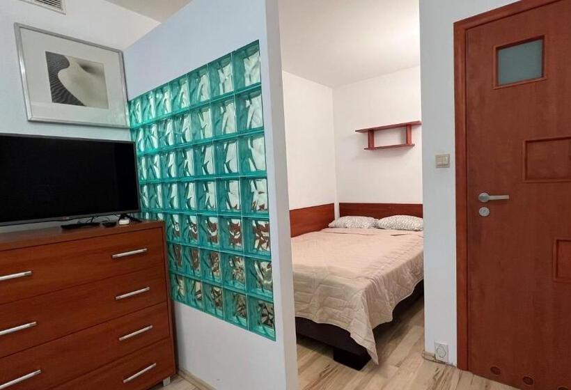 סטודיו משפחתי, Villa Gravaldi