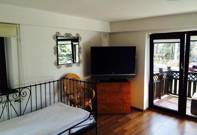 标准三人间, Willa Iga