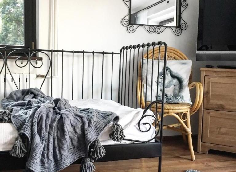 标准三人间, Willa Iga