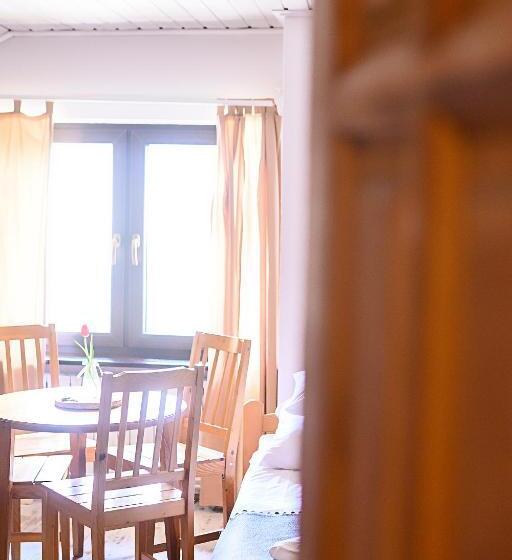 四人标准间, Willa Iga