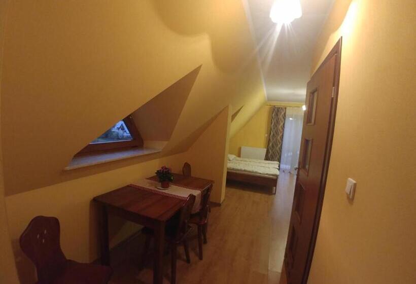 اتاق استاندارد چهار تخته, Willa Pawlikowskich