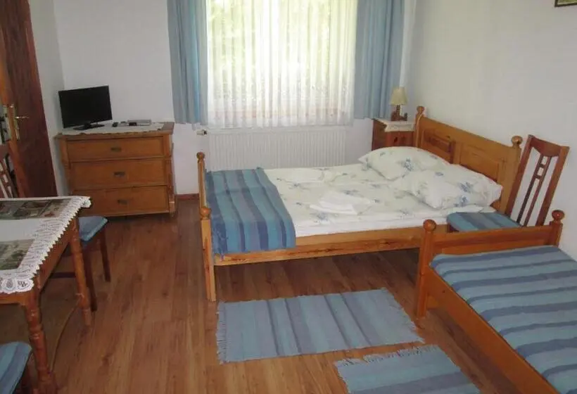 Standard Kolmen Hengen Huone, Willawil