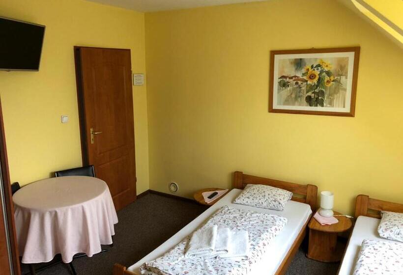 اتاق استاندارد سه نفره, Pensjonat Rondo