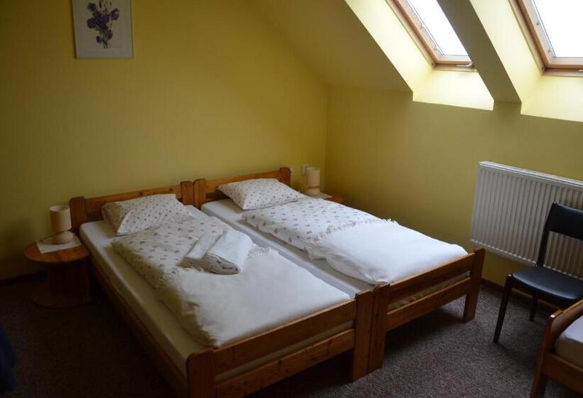 اتاق استاندارد سه نفره, Pensjonat Rondo