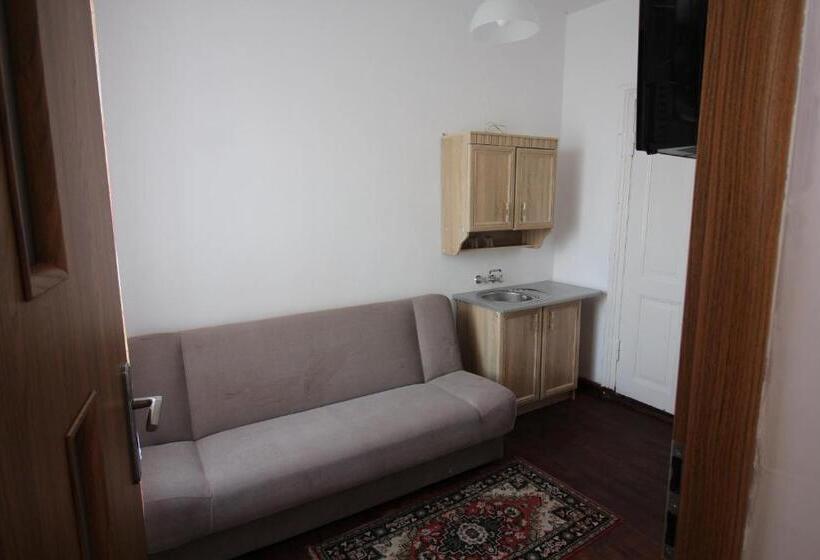 家庭工作室, Dom Wypoczynkowy Szarotka&krokus