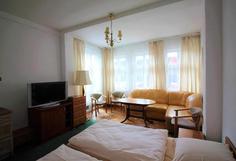 标准三人间, Dom Wypoczynkowy Szarotka&krokus