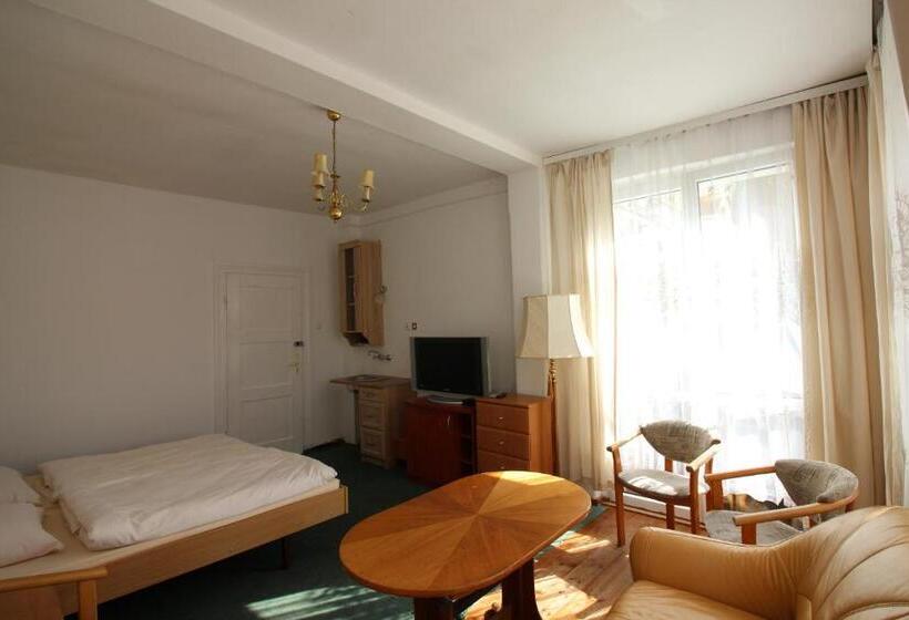 标准三人间, Dom Wypoczynkowy Szarotka&krokus