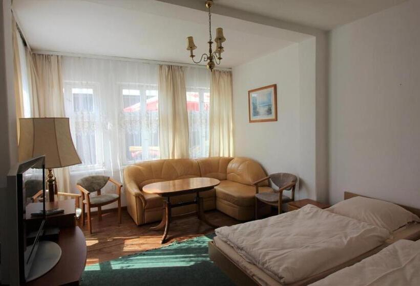 标准三人间, Dom Wypoczynkowy Szarotka&krokus