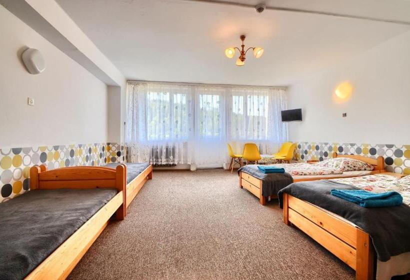 اتاق استاندارد چهارنفره با بالکن, Ośrodek Wczasowy Kłos