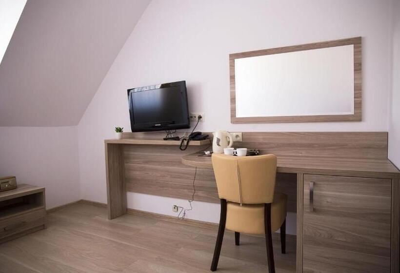 单人经济间, Ośrodek Wypoczynku I Rekreacji Venus