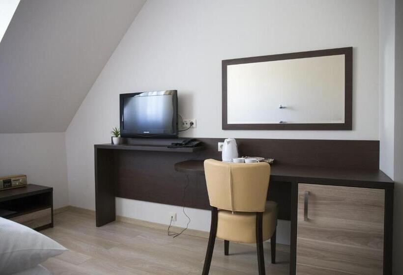 单人经济间, Ośrodek Wypoczynku I Rekreacji Venus