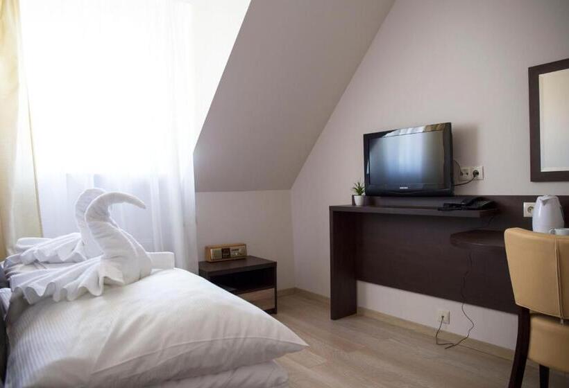 单人经济间, Ośrodek Wypoczynku I Rekreacji Venus