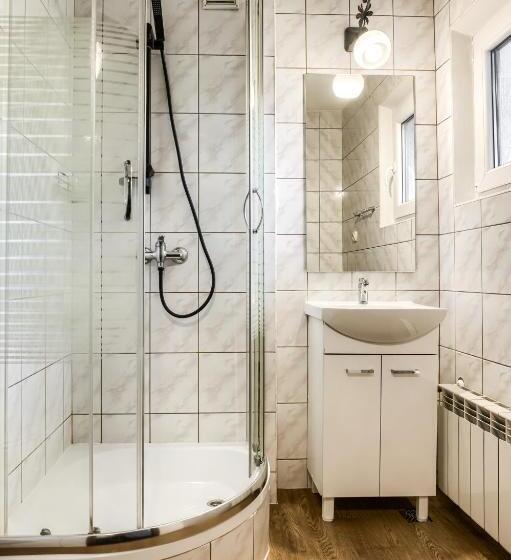 غرفة قياسية ثلاثية, Willa Biały Domek 600m Krupówki