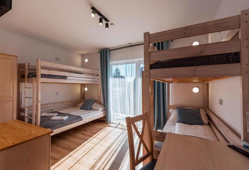 Семейный Номер, Willa żeglarski