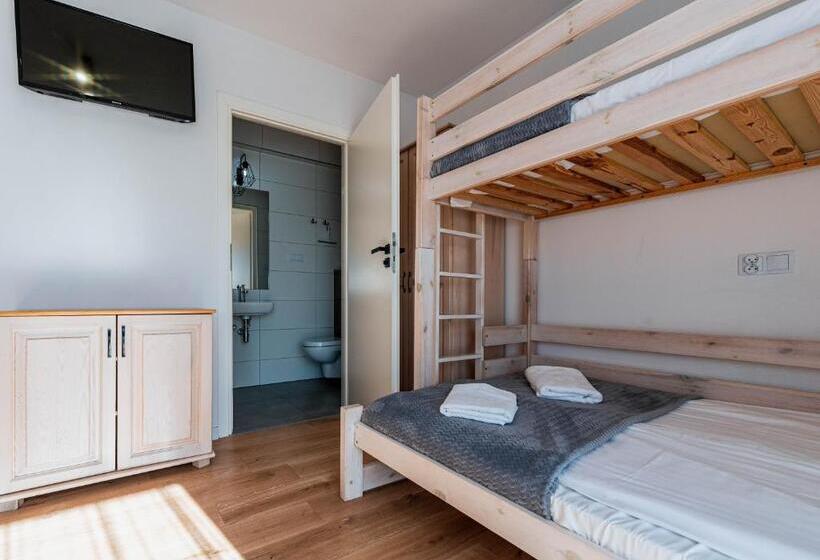 Семейный Номер, Willa żeglarski