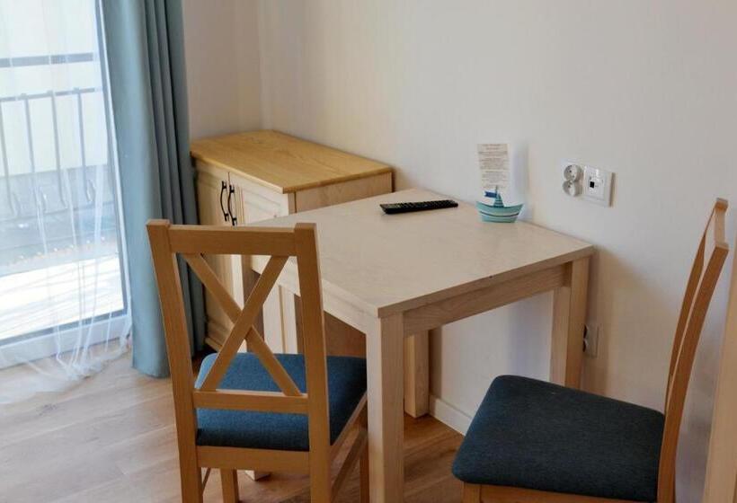 Семейный Номер, Willa żeglarski