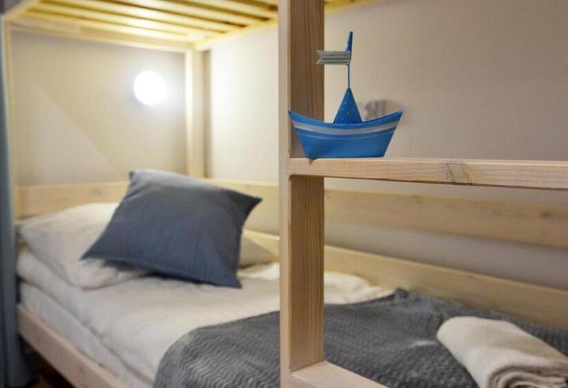 Семейный Номер, Willa żeglarski