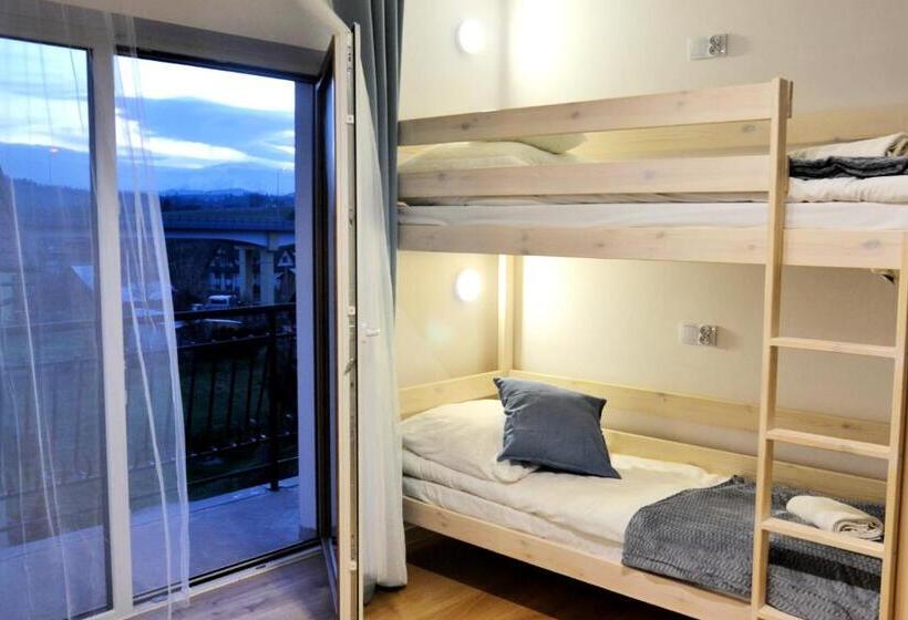 Семейный Номер, Willa żeglarski