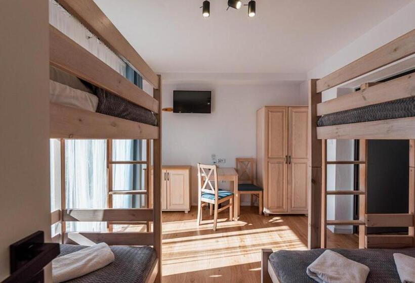 Семейный Номер, Willa żeglarski