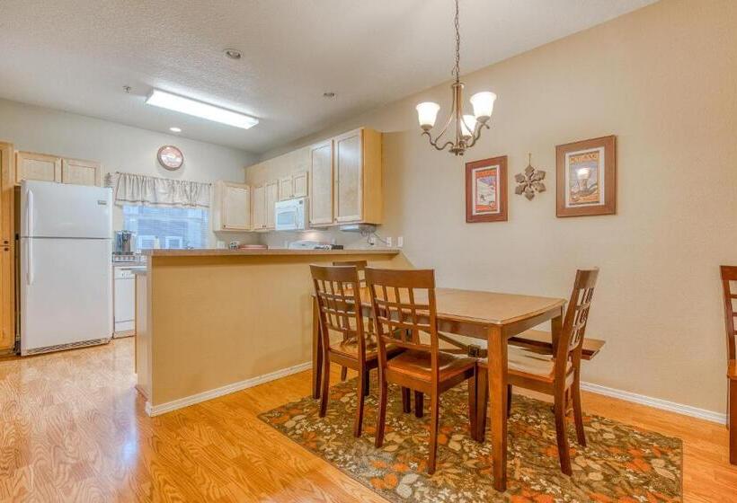 2ベッドルームアパートメント, Collins Lake Condo