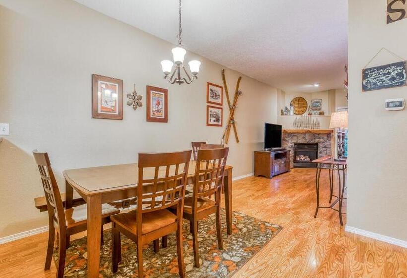 2ベッドルームアパートメント, Collins Lake Condo