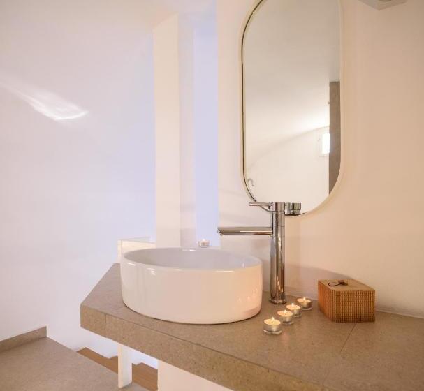 سوئیت با چشم‌انداز دریا و هیدروماساژ, Muses Cycladic Suites